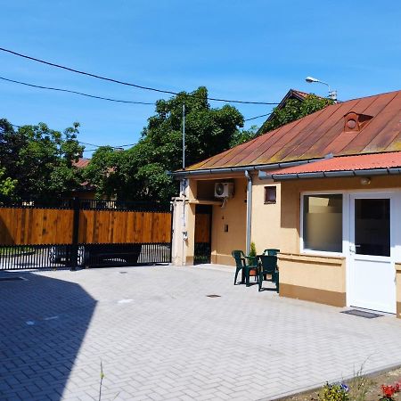 Elizabet Home Apartman Oradea Exterior photo